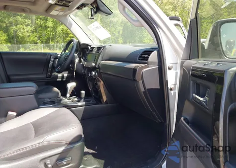 2021 Toyota 4Runner Trd Off Road Premium z USA, uszkodzony, nr VIN JTERU5JRXM5964177